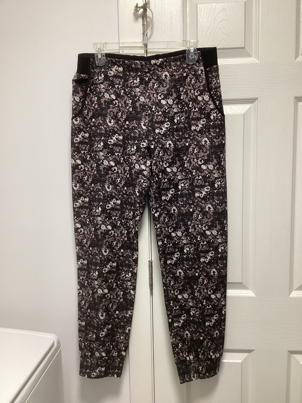 Saks Fifth Avenue Black Floral-Print Jogger Pants
